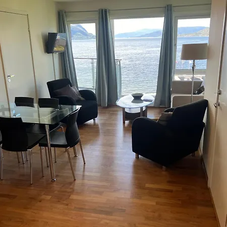 Apartment I Med Sjoutsikt *